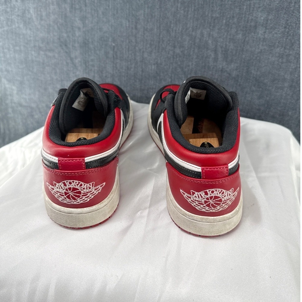 Nike Air Jordan 1 Low Bred Toe Men's Size 10 Black Red White Leather Sneakers - Picture 9 of 10